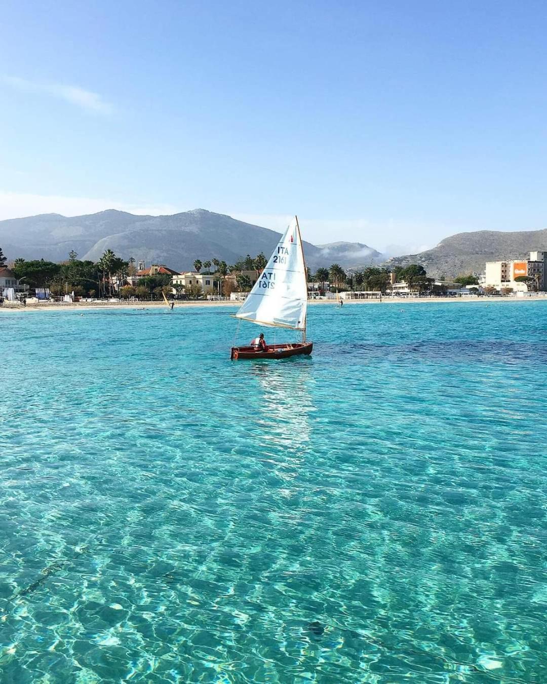 Mondello Felix - Appartamenti In Villa A 600M Dal Mare Экстерьер фото